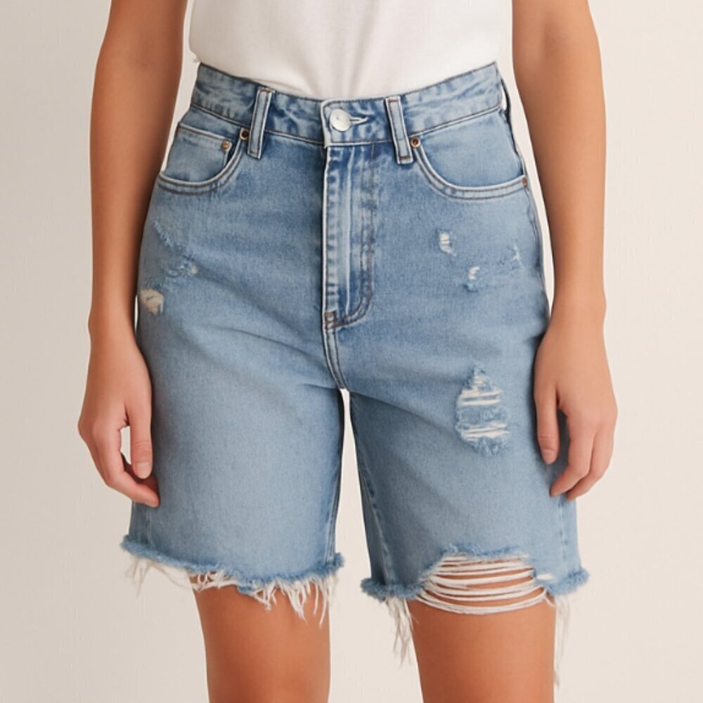 Old Navy Women's Light Blue Sky High Extra High Rise Distressed Jean Shorts 0